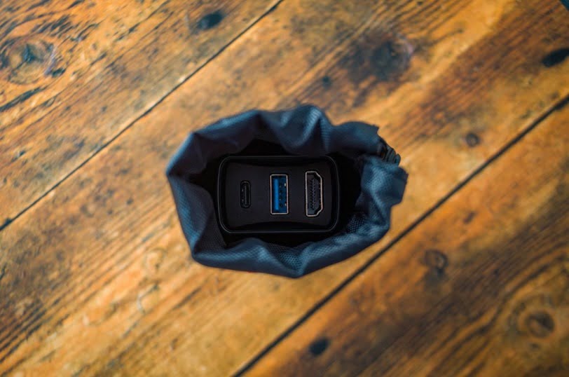 GENKI Dockをポーチに収納