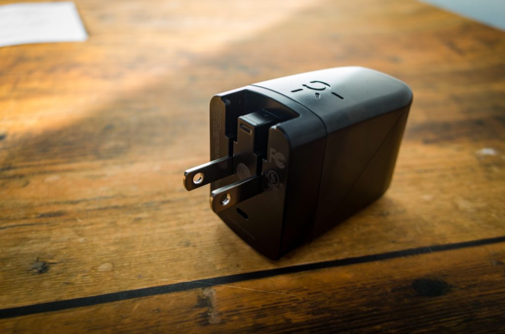 GENKI Dockはコンパクトなのに多性能な万能Dock