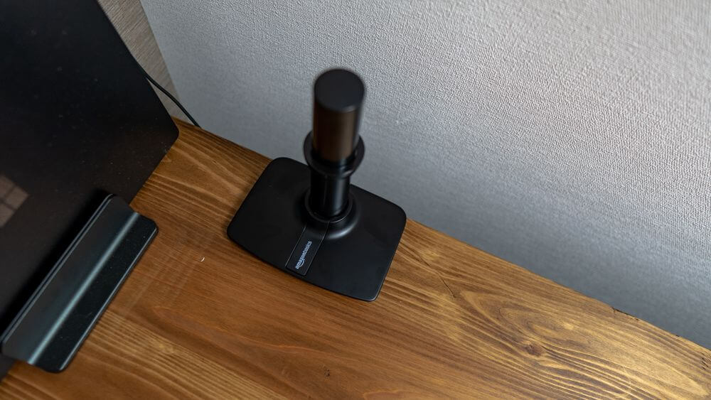 Amazonベーシックモニターアームの取り付け